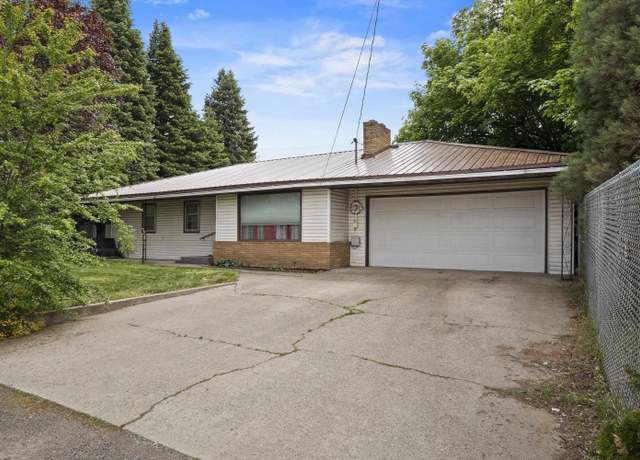 Property at 3022 E Lincoln Rd, Spokane, WA 99217, 4 beds, 2 baths
