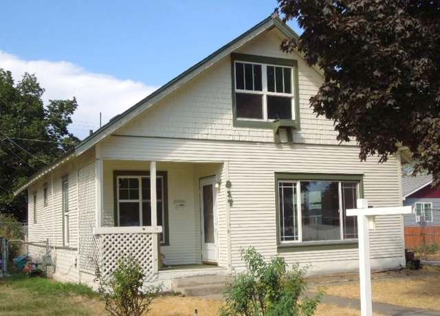 Property at 917 E Walton Ave, Spokane, WA 99207, 3 beds, 1 bath