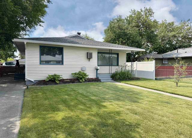 Property at 1710 E Crown Ave, Spokane, WA 99207, 3 beds, 2 baths