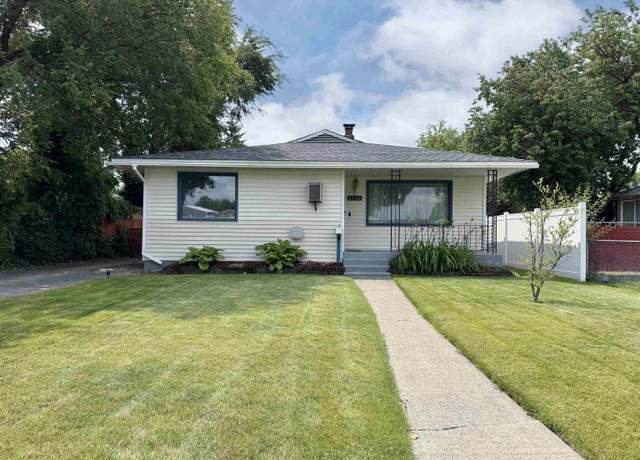 Property at 1710 E Crown Ave, Spokane, WA 99207, 3 beds, 2 baths