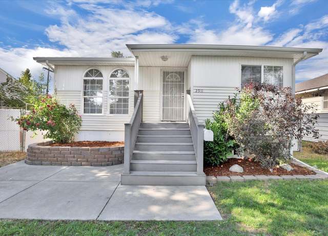 Property at 2911 E Augusta Ave, Spokane, WA 99207, 5 beds, 2 baths