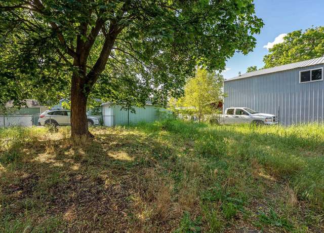 Property at 608 S University Rd, Spokane Valley, WA 99206, 4 beds, 1 bath