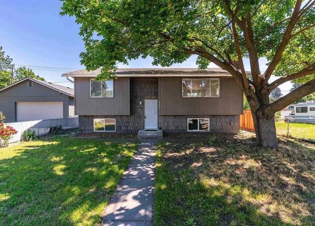 Property at 4722 N Walnut St, Spokane, WA 99205, 4 beds, 2 baths