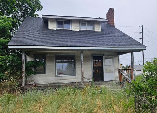 Property at 1221 E Indiana Ave, Spokane, WA 99207, 3 beds, 2 baths