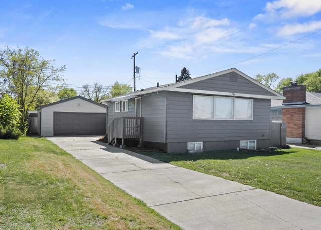 Property at 204 E Longfellow Ave, Spokane, WA 99207, 4 beds, 2 baths