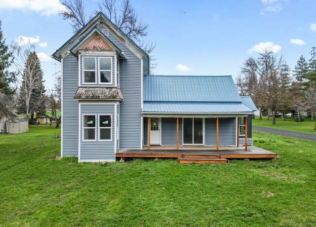 Property at 303 E Chestnut St, Farmington, WA 99128, 3 beds, 2 baths