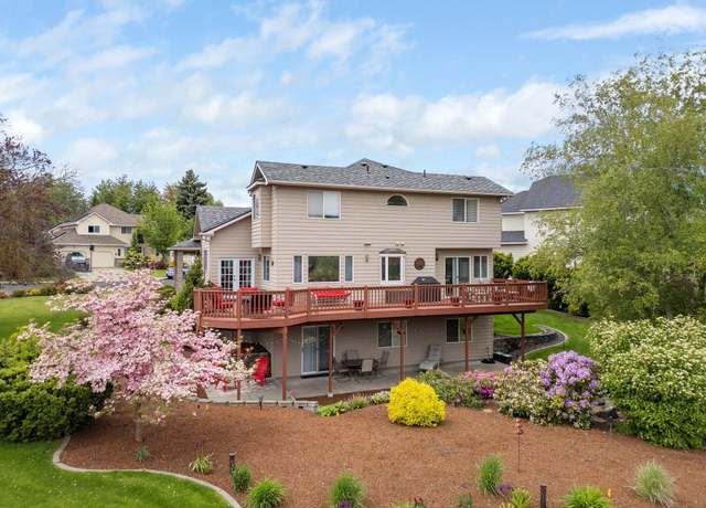 Property at 9019 N Rossmoor Ct, Spokane, WA 99208, 4 beds, 3 baths