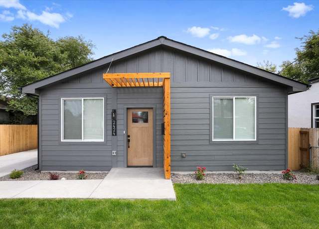 Property at 2424 N Addison St, Spokane, WA 99207, 3 beds, 2 baths