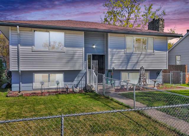 Property at 1807 E Liberty Ave, Spokane, WA 99207, 4 beds, 2 baths