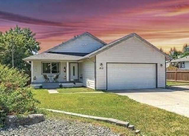 Property at 813 Tamarack Ln, Chewelah, WA 99109, 3 beds, 2 baths
