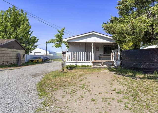 Property at 125 N Flora Rd, Greenacres, WA 99016, 4 beds, 3 baths