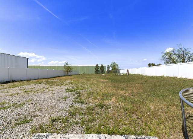 Property at 125 N Flora Rd, Greenacres, WA 99016