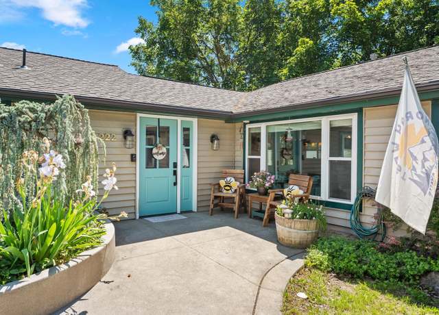 Property at 222 N Pierce Rd, Spokane Valley, WA 99206, 3 beds, 2 baths
