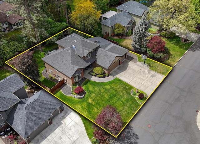 Property at 1202 E Blackhawk Dr, Spokane, WA 99208, 4 beds, 3 baths