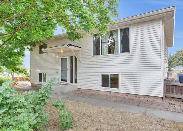 Property at 108 E Pineview Ct, Cheney, WA 99004, 4 beds, 2 baths
