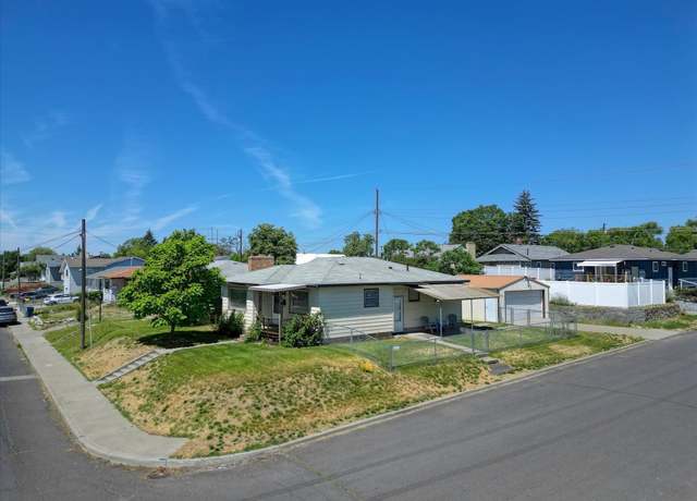 Property at 1529 E Walton Ave, Spokane, WA 99207, 4 beds, 1 bath
