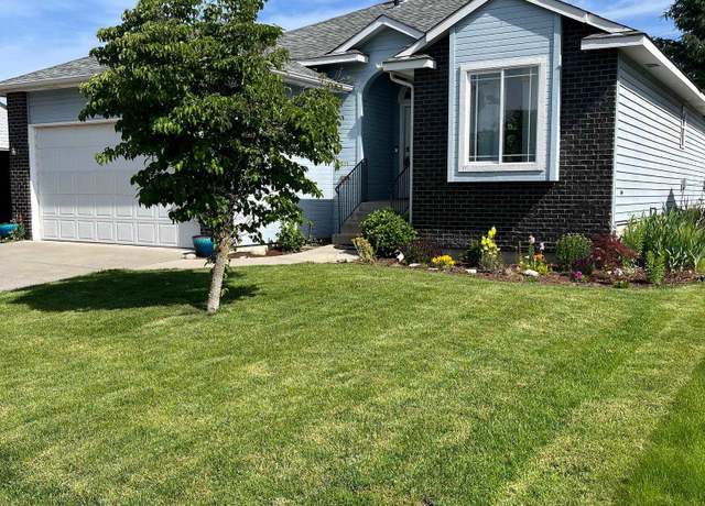 Property at 511 E Walton Ave, Spokane, WA 99207, 4 beds, 3 baths