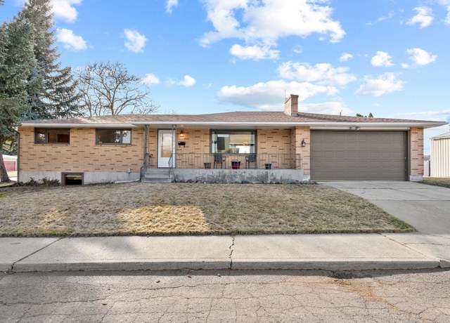 Property at 3405 N Oak St, Spokane, WA 99205, 4 beds, 3 baths