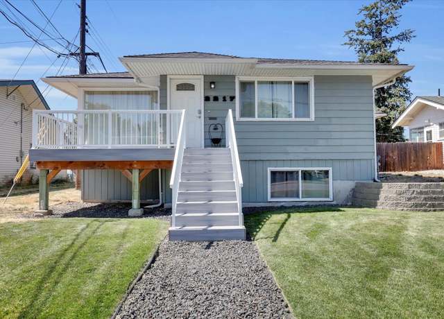 Property at 2217 N Dakota St, Spokane, WA 99207, 5 beds, 3 baths