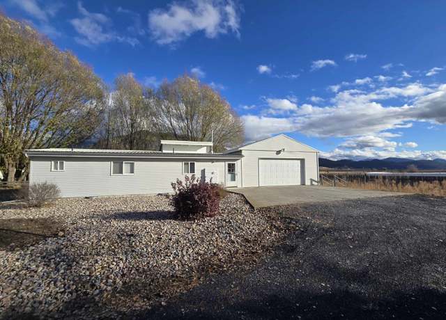 Property at 722 E Main St, Chewelah, WA 99109, 2 beds, 2 baths