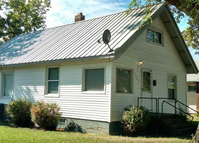 Property at 1403 W Chelan Ave, Spokane, WA 99205, 2 beds, 2 baths