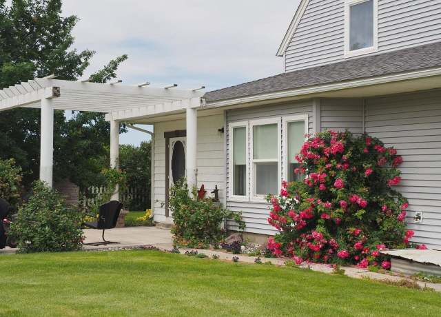 Property at 821 Old SR 26 Hwy, La Crosse, WA 99333, 3 beds, 3 baths