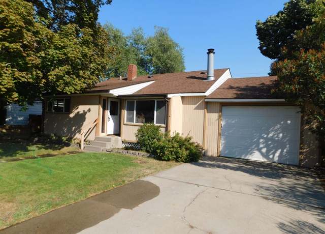 Property at 2312 W Broad Ave, Spokane, WA 99205, 4 beds, 2 baths