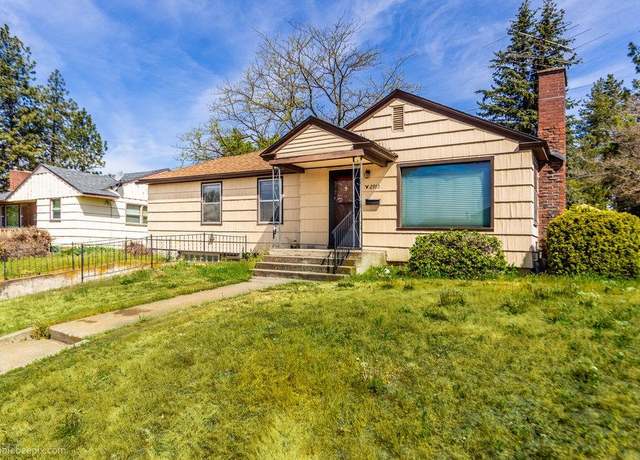 Property at 2912 W Hoffman Ave, Spokane, WA 99205, 3 beds, 2 baths