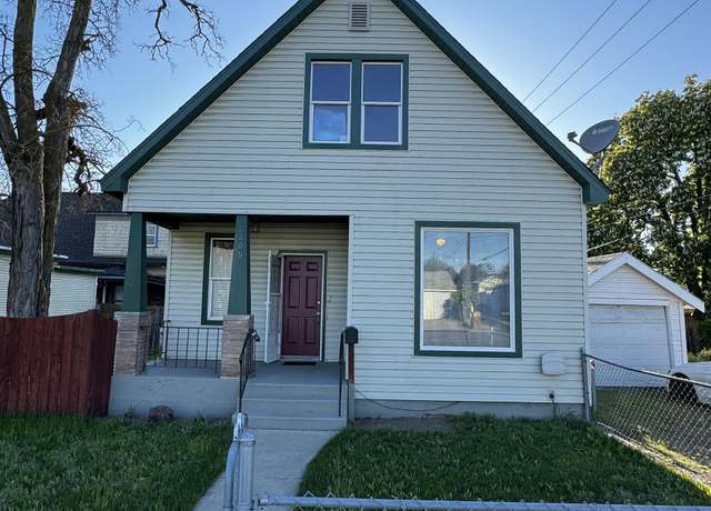 Property at 2209 N Washington St, Spokane, WA 99205, 3 beds, 2 baths