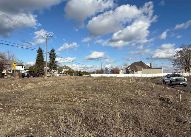 Property at 8616 W Panorama Dr, Spokane, WA 99208