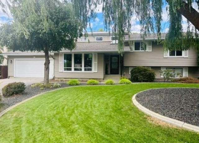 Property at 2015 E 56th St, Spokane, WA 99223, 4 beds, 4 baths