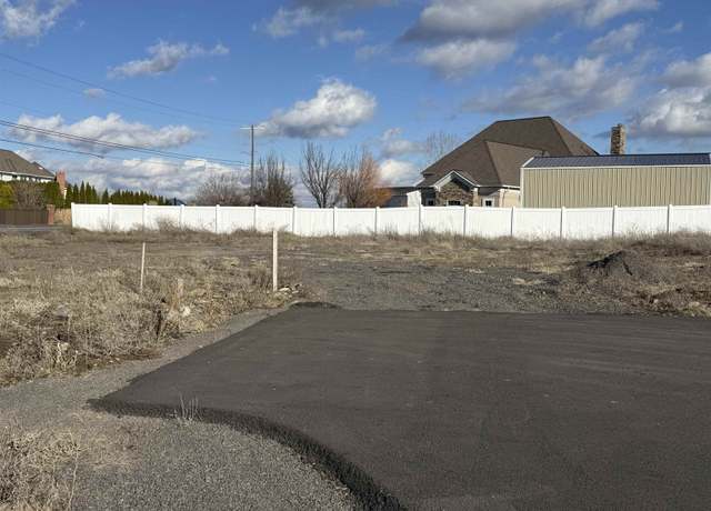 Property at 8612 W Panorama Dr, Spokane, WA 99208