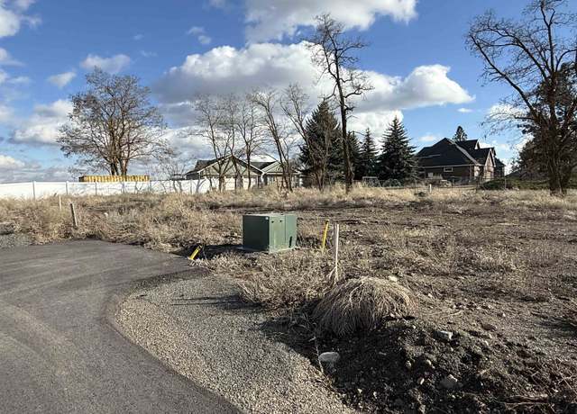Property at 8608 W Panorama Dr, Spokane, WA 99208
