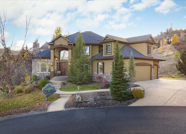 Property at 1610 E Eagle Feather Ln, Spokane, WA 99224, 5 beds, 4 baths