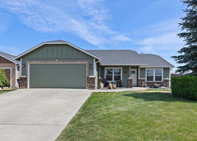 Property at 521 S Solar St, Airway Heights, WA 99001, 3 beds, 2 baths
