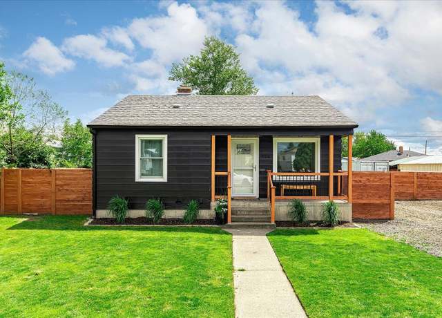 Property at 524 E Garland Ave, Spokane, WA 99207, 3 beds, 2 baths