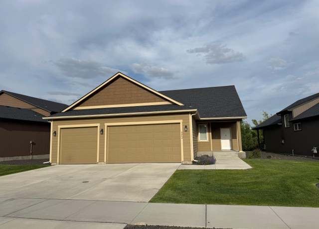 Property at 8404 N Summerhill Ln, Spokane, WA 99208, 4 beds, 3 baths
