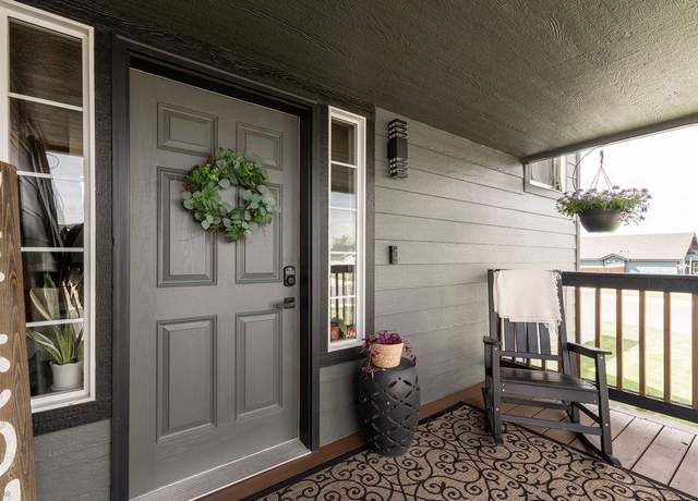 Property at 937 N Oasis St, Deer Park, WA 99006, 4 beds, 3 baths