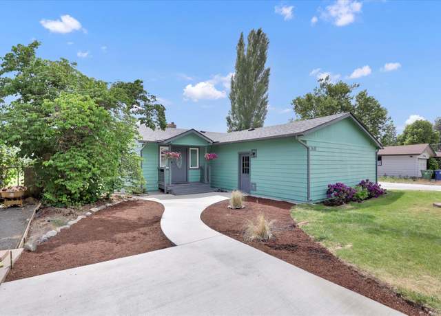 Property at 2631 W W Beacon Ave, Spokane, WA 99208, 5 beds, 3 baths