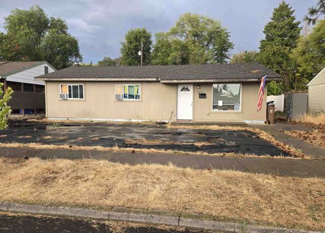 Property at 6018 N Greenwood Blvd, Spokane, WA 99205, 3 beds, 1 bath