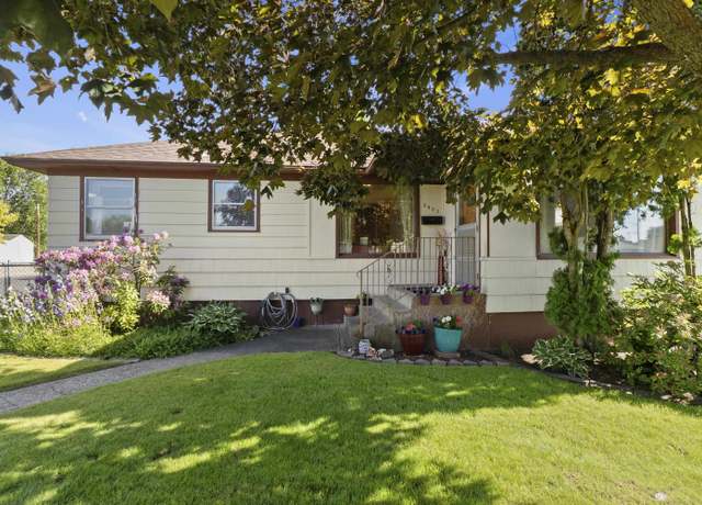 Property at 2403 W Crown Ave, Spokane, WA 99205, 3 beds, 2 baths