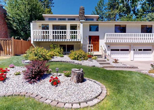 Property at 8527 N Greenwood St, Spokane, WA 99208, 3 beds, 3 baths