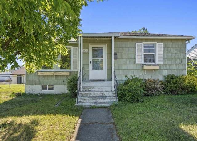 Property at 4015 N Cannon St, Spokane, WA 99205, 4 beds, 2 baths