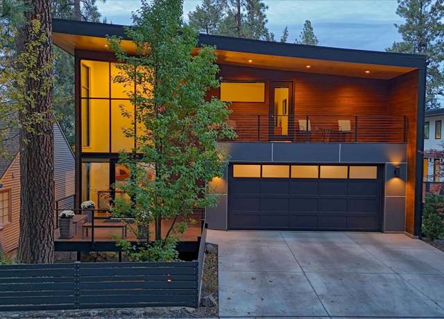 Property at 1515 E 20th Ave, Spokane, WA 99203, 3 beds, 4 baths