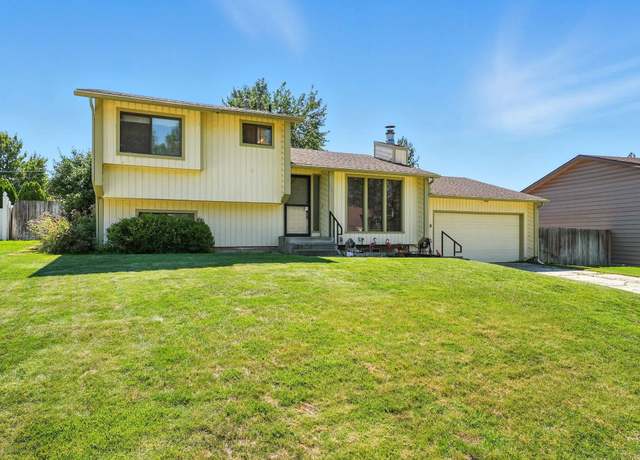 Property at 5121 W Woodside Ave, Spokane, WA 99208, 3 beds, 2 baths