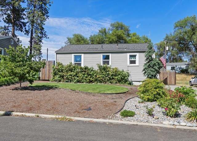 Property at 3118 W Trinity Pl, Spokane, WA 99224, 2 beds, 1 bath