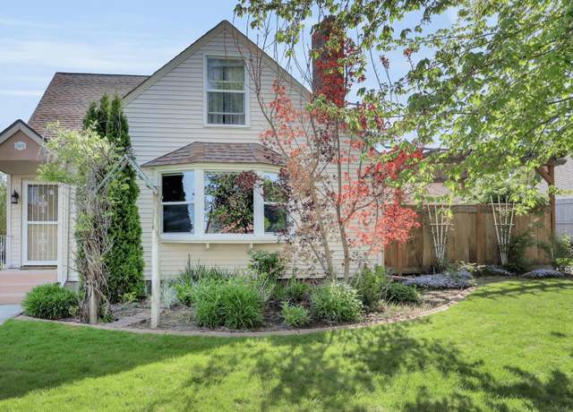 Property at 2609 S Lincoln St, Spokane, WA 99203, 4 beds, 3 baths