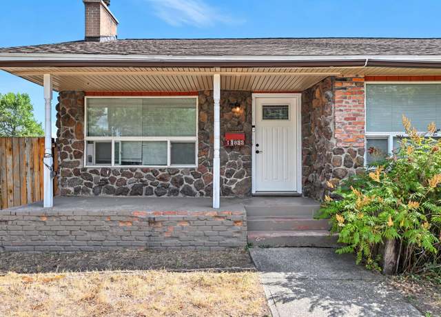 Property at 1822 E Everett Ave, Spokane, WA 99207, 3 beds, 2 baths