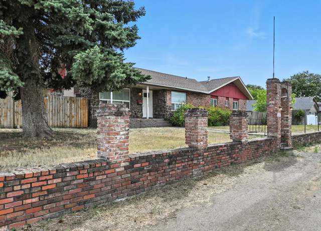 Property at 1822 E Everett Ave, Spokane, WA 99207, 3 beds, 2 baths