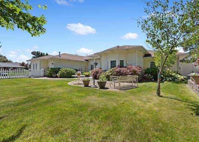 Property at 212 W Hancock St, Medical Lake, WA 99022, 3 beds, 3 baths